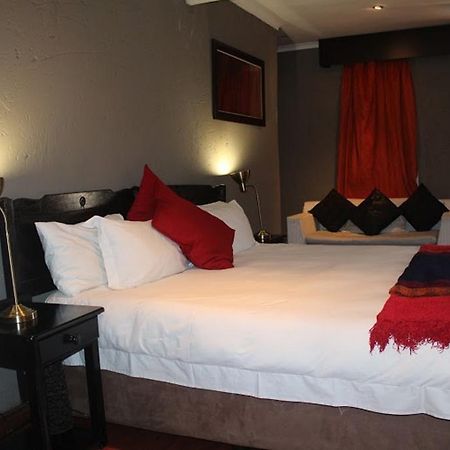 Flamboyant Guest Lodge Johannesburg Ngoại thất bức ảnh