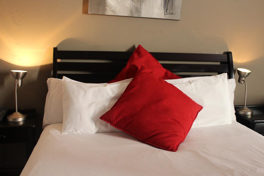Flamboyant Guest Lodge Johannesburg Ngoại thất bức ảnh