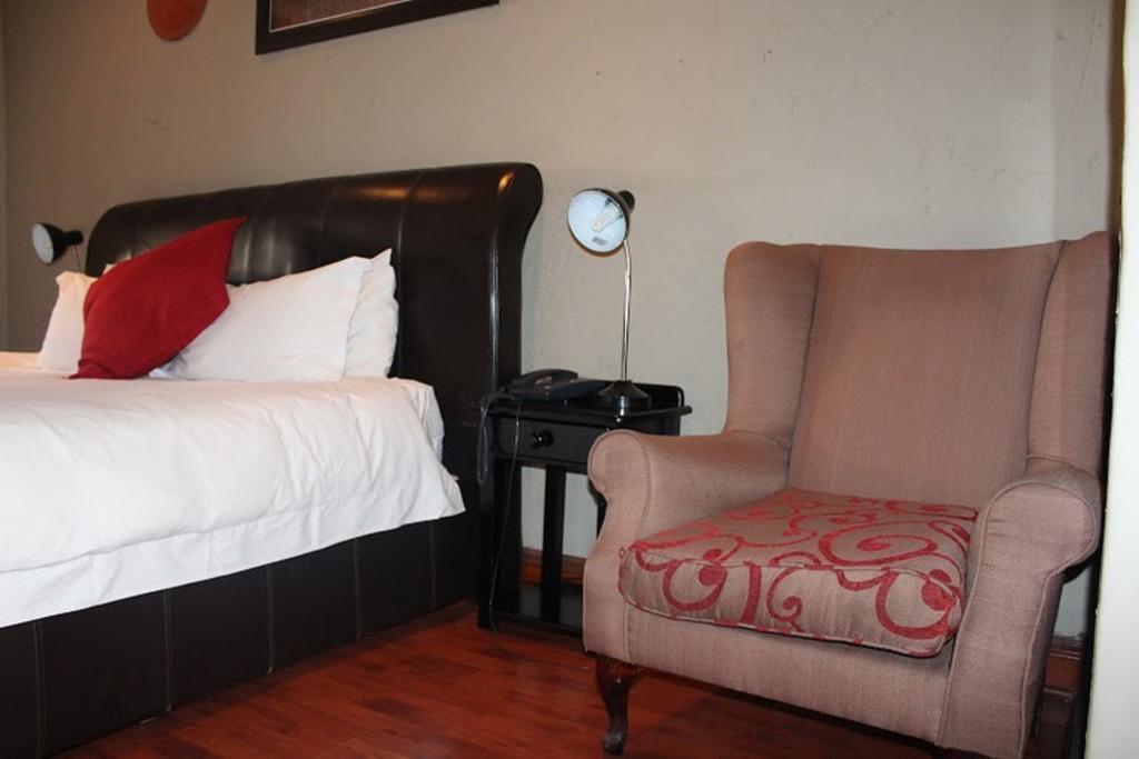 Flamboyant Guest Lodge Johannesburg Ngoại thất bức ảnh