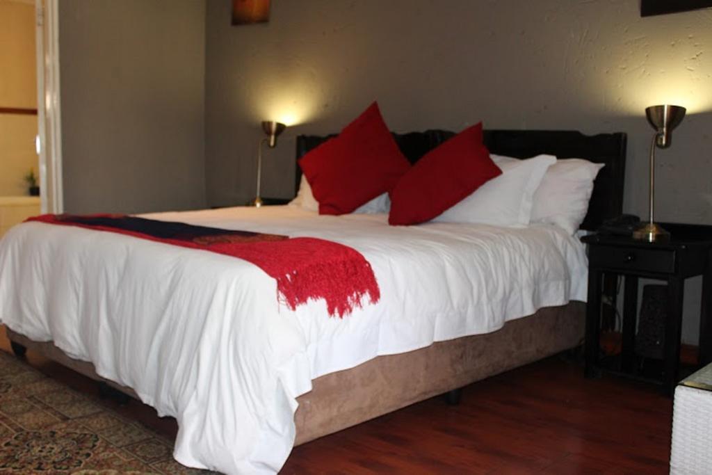 Flamboyant Guest Lodge Johannesburg Ngoại thất bức ảnh