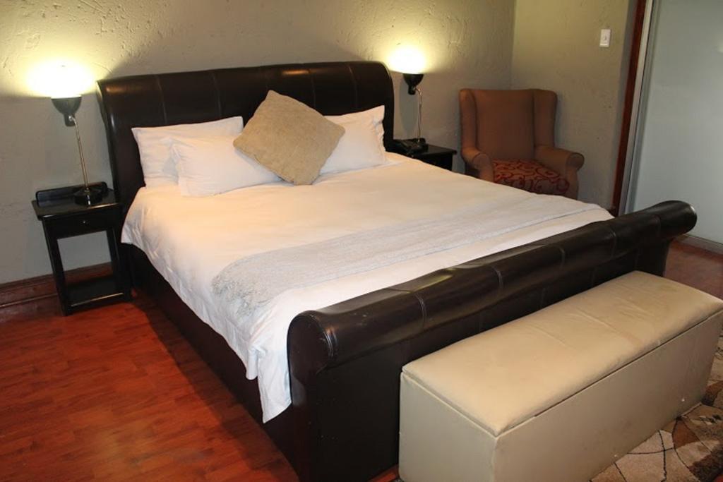 Flamboyant Guest Lodge Johannesburg Ngoại thất bức ảnh