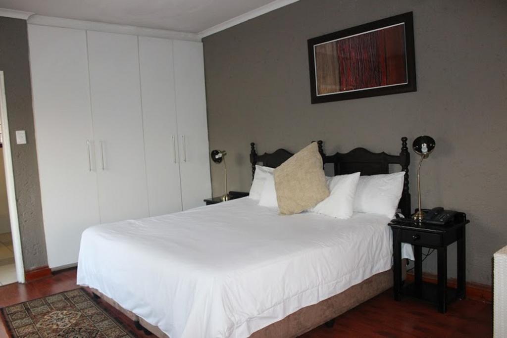 Flamboyant Guest Lodge Johannesburg Ngoại thất bức ảnh